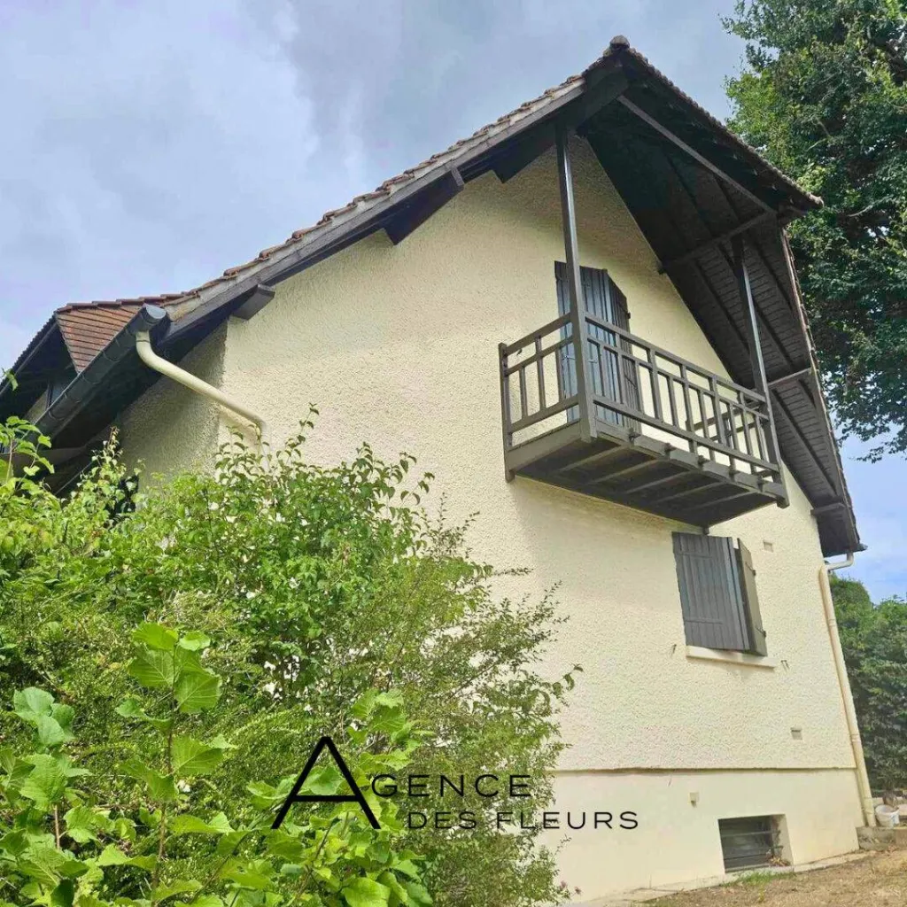 A saisir maison de 128 m² édifiée sur 500 m² de terrain sur la commune de ELBEUF 76500