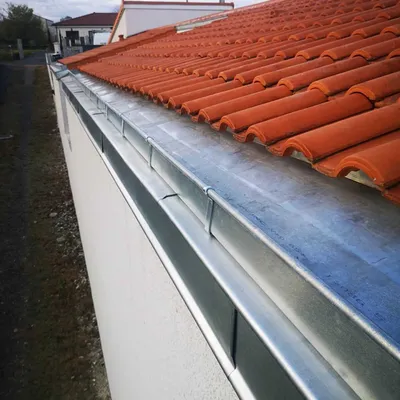 Rénovation toiture, tuiles avec zinguerie