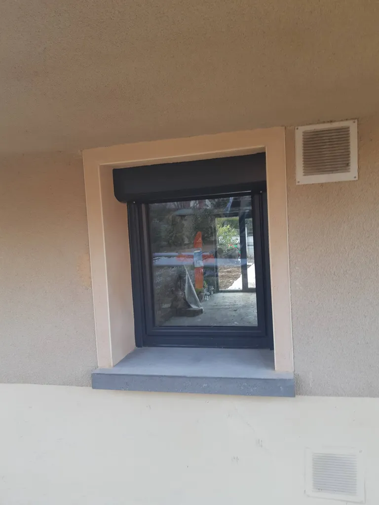 volet roulant motorisé avec caisson pose en rénovation à Pommier prêt de villefranche sur Saone