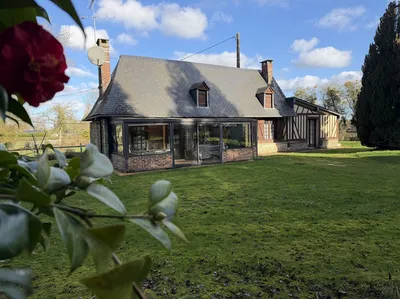 A VENDRE Proche du centre de Cormeilles (27260), Maison Normande édifiée sur un terrain de plus de 8 000m²