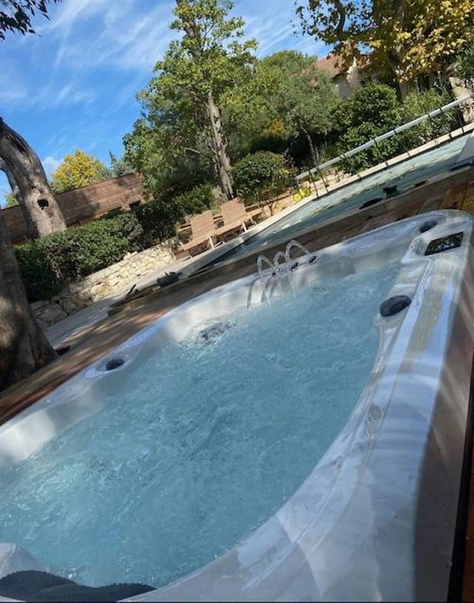 Création de jardin à Avignon 84000 par Carré Vert, entreprise de Saint-Rémy-de-Provence 13210, pour un aménagement paysager personnalisé et unique