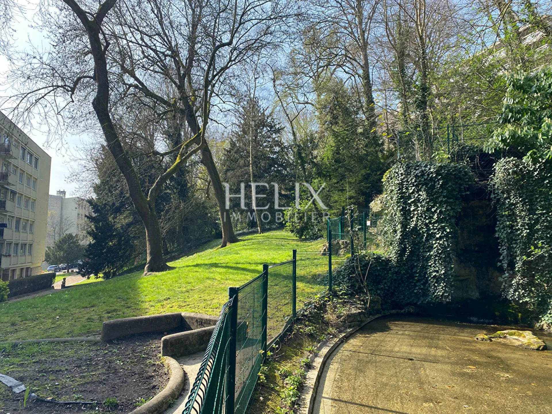 Le Pecq un très  bel appartement de 4 pièces de 67 m² au calme avec balcon sud