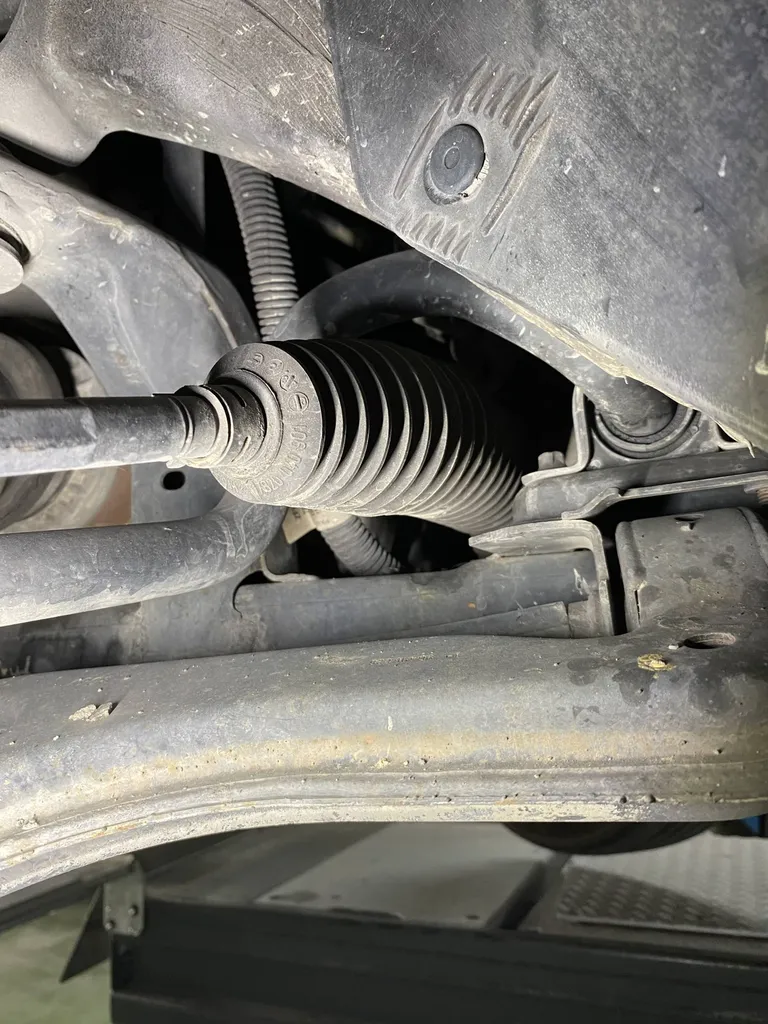 La vérification des soufflés de direction fait partie du point de contrôle technique 