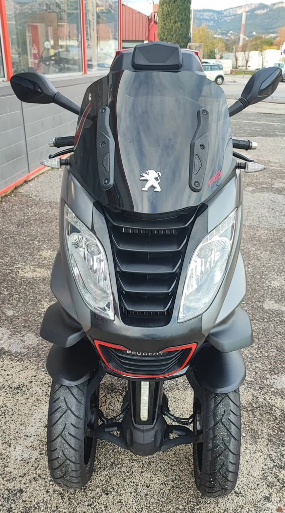 PEUGEOT METROPOLIS 400 13 P RS du 11/2018 avec 34900 km.