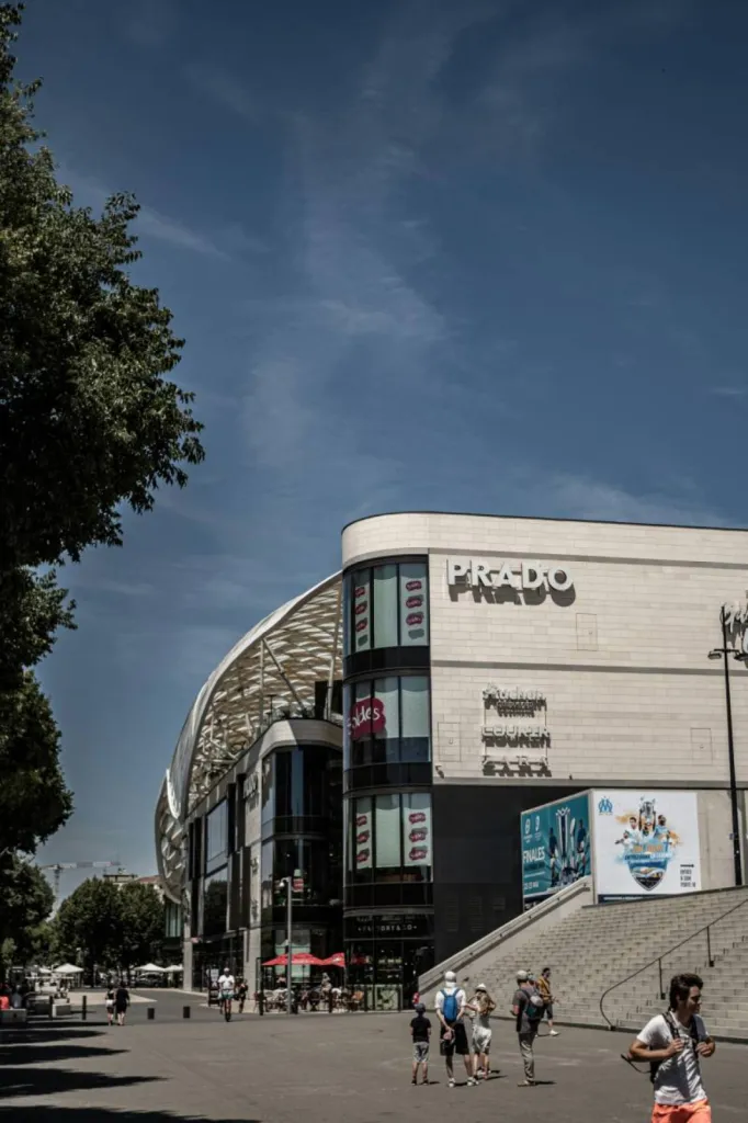 Acheter un fonds de commerce à Marseille : pourquoi l’accompagnement juridique est indispensable pour sécuriser votre projet