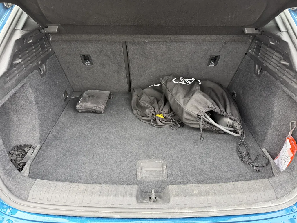 Audi A3 Sportback hybride occasion proche Rouen : Berline premium 204 ch disponible chez votre concessionnaire à La Frénaye, Seine-Maritime