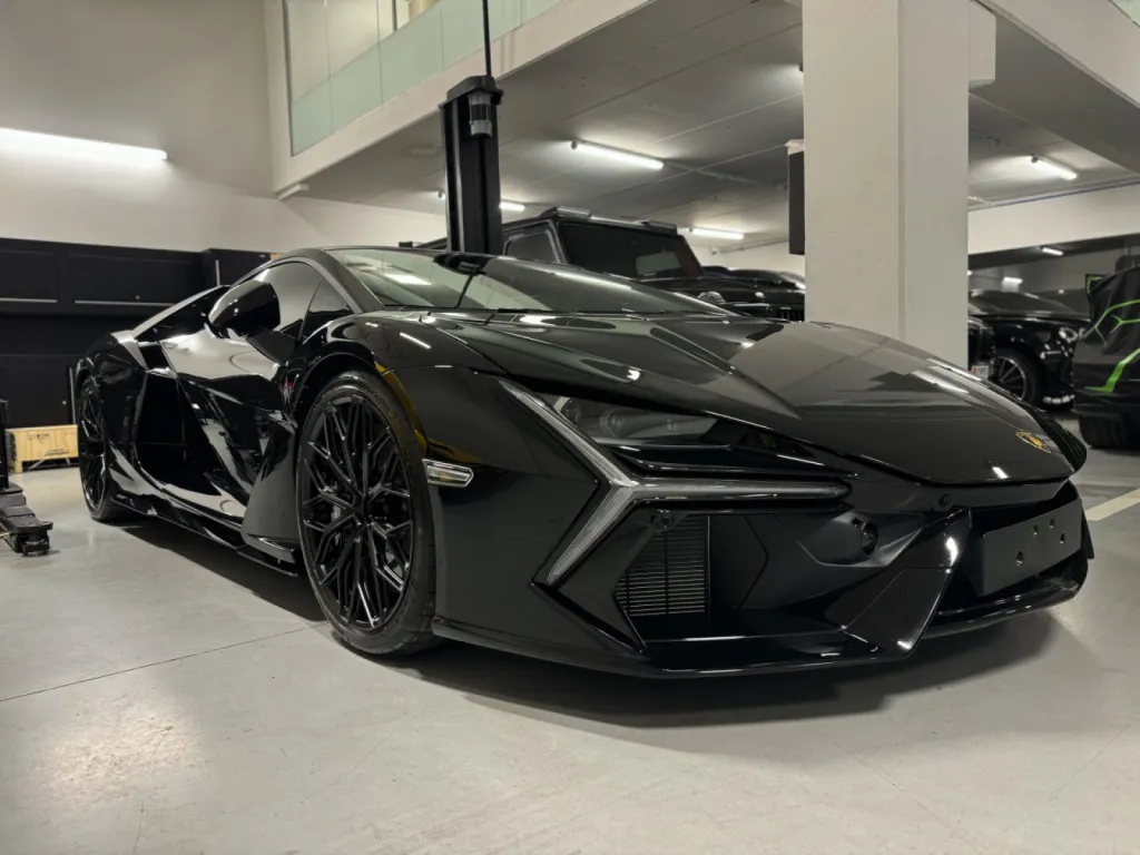 Lamborghini Revuelto | polissage carrosserie + traitement céramique à Cannes par Riviera Detailing 