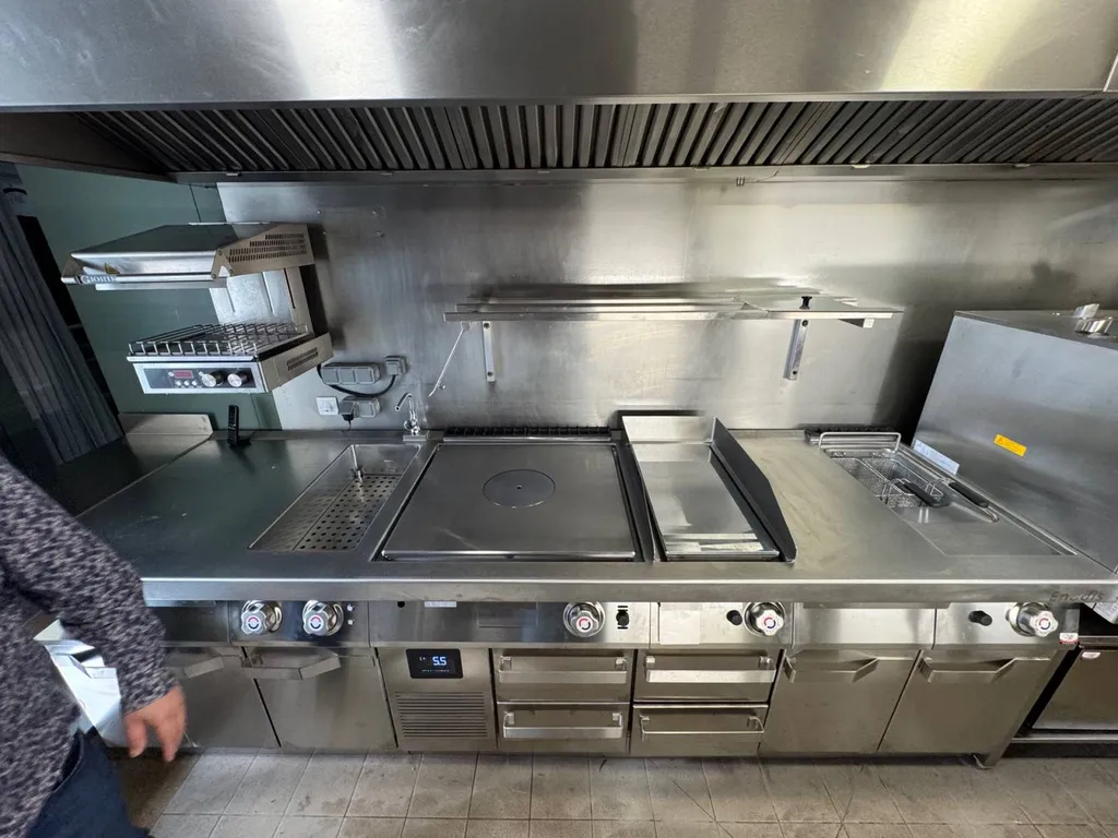Réalisation d'exception au Domaine de Fontenille (5*) : Une cuisine sur mesure signée JCAI