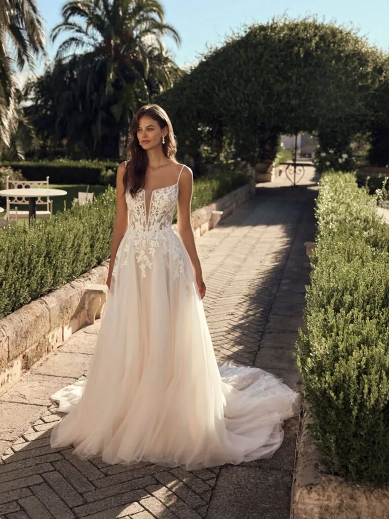 Boutique robe de mariée à Marseille réservez un créneau d'essayage personnalisé dans notre espace dédié aux futures mariées