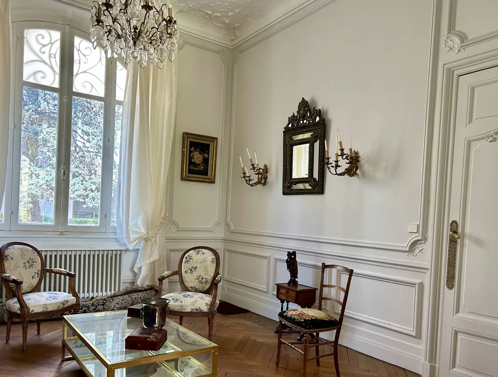 Acheter une Maison Bourgeoise  à BORDEAUX  Chateau Labottière /Jardin Public  proche Barrière du Medoc Double Garage Jardin Piscinable sous-sol 100M2 Prestations anciennes