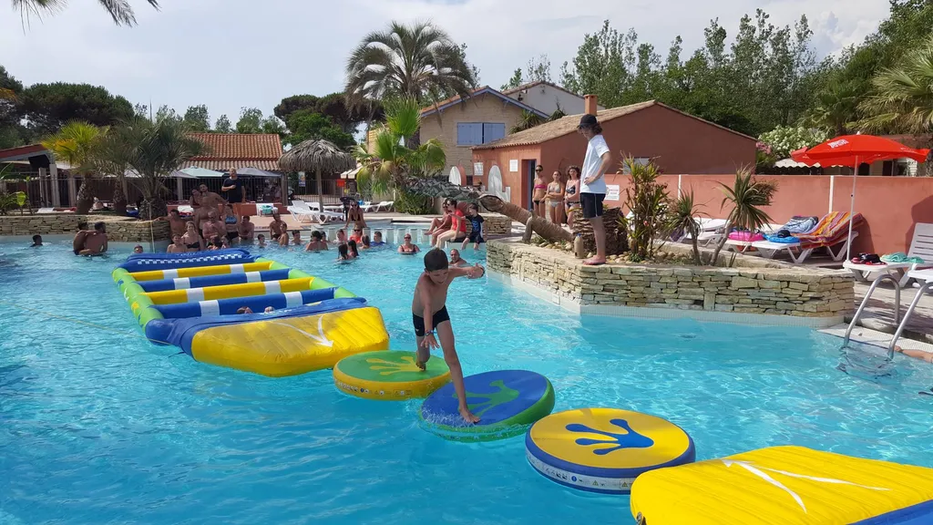 location de chalet en camping bord de plage à Vias