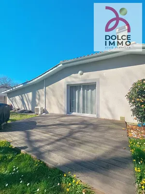 Maison à Arsac avec piscine, 3 chambres, garage et pompe à chaleur, un bien rare