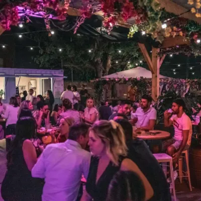 Trouver un DJ professionnel avec sonorisation haut de gamme pour séminaire avec gestion du timing à Arcachon