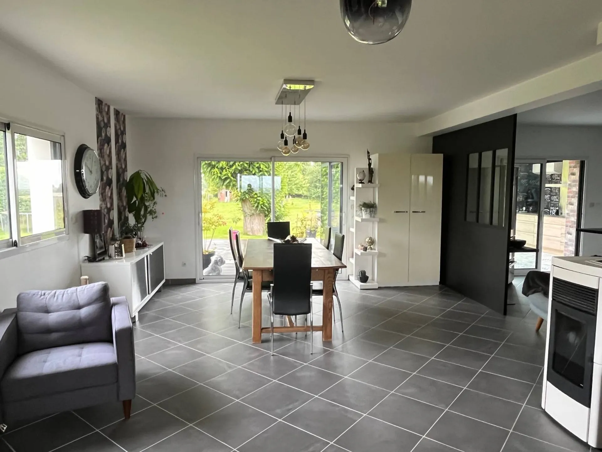 Pavillon contemporain de 2008, à vendre, en excellent état avec vue dégagée, 76480