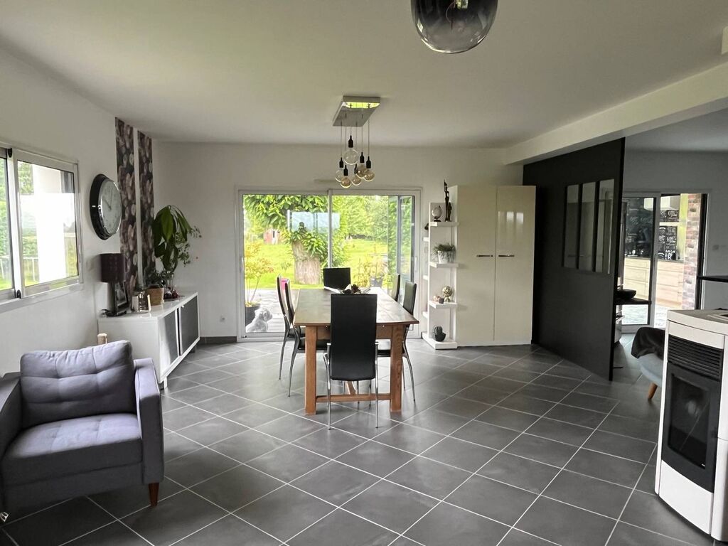 Pavillon contemporain de 2008, à vendre, en excellent état avec vue dégagée, 76480