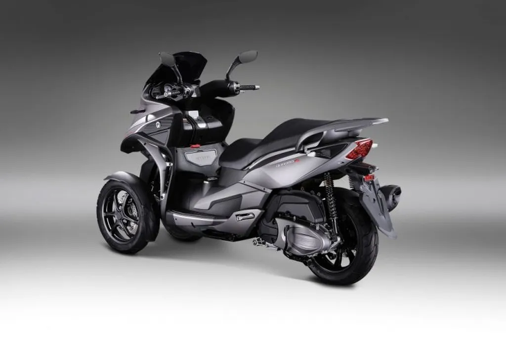SCOOTER NEUF QUADRO S 350 PACA