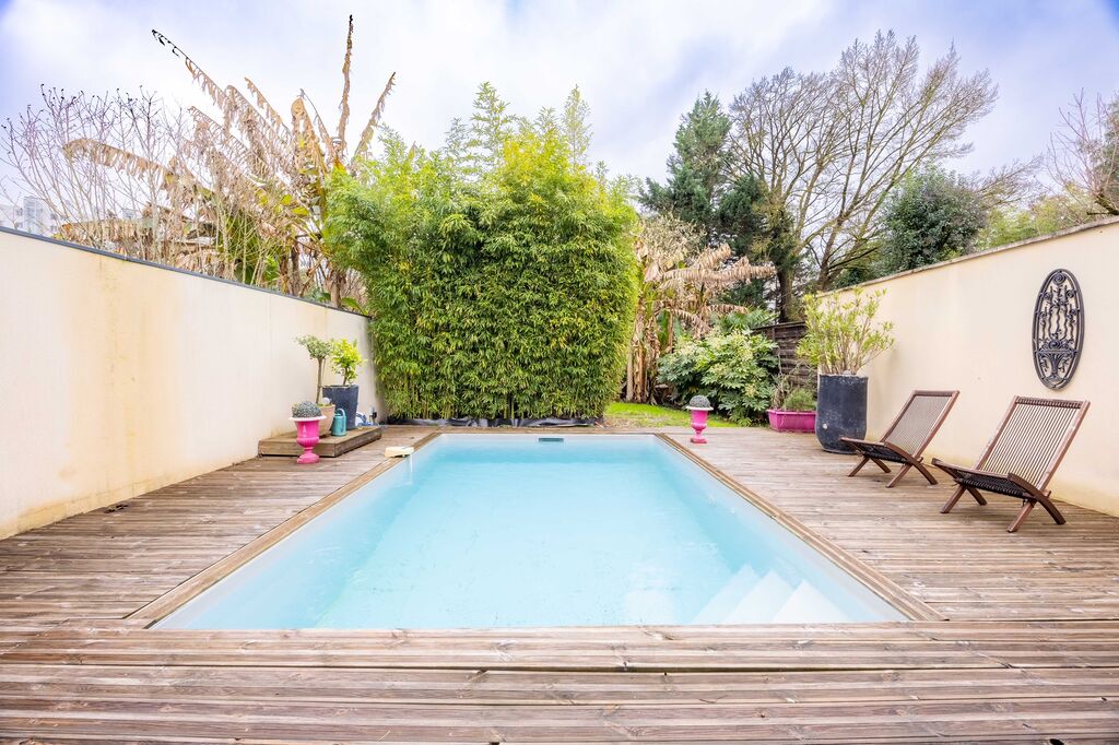 Belle maison contemporaine avec stationnement et piscine, Le Bouscat