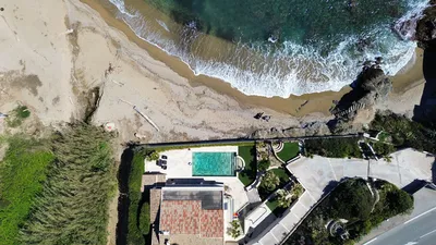 Magnifique villa en bord de mer – Située directement sur la plage, à Saint-Aygulf