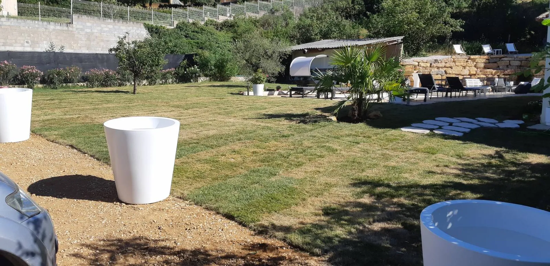 paysagiste pour création pelouse et arrosage brignolles