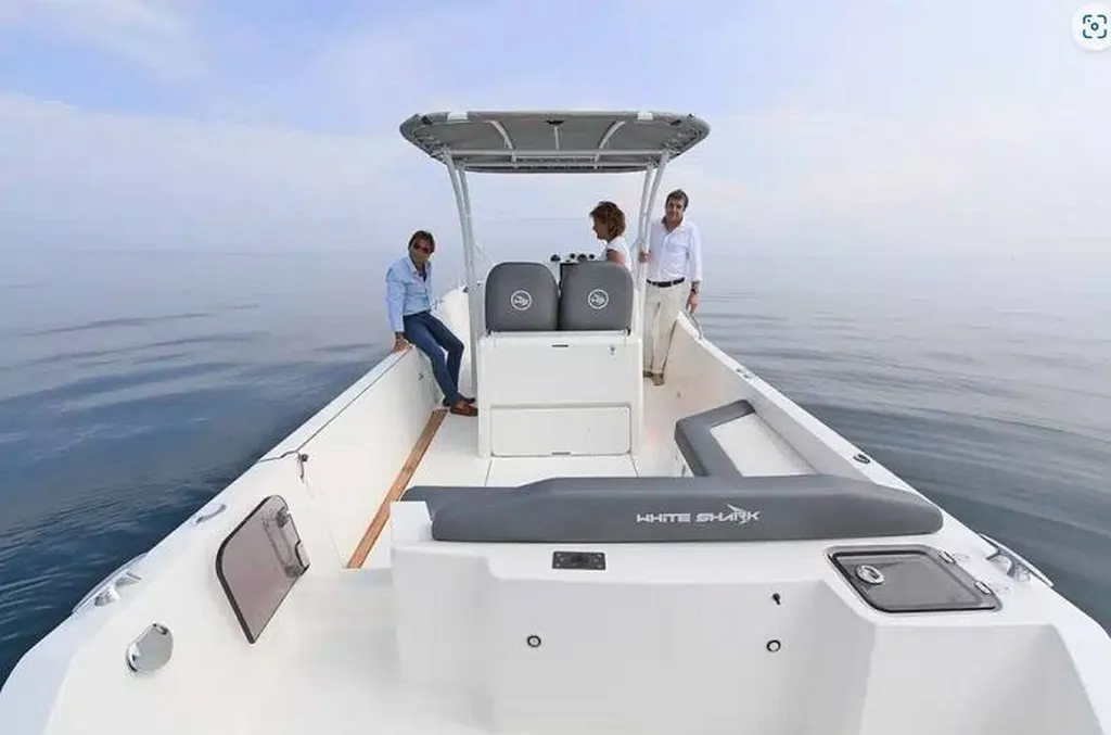Beateau 280 Consol Center Evo White Shark en vente à Toulon