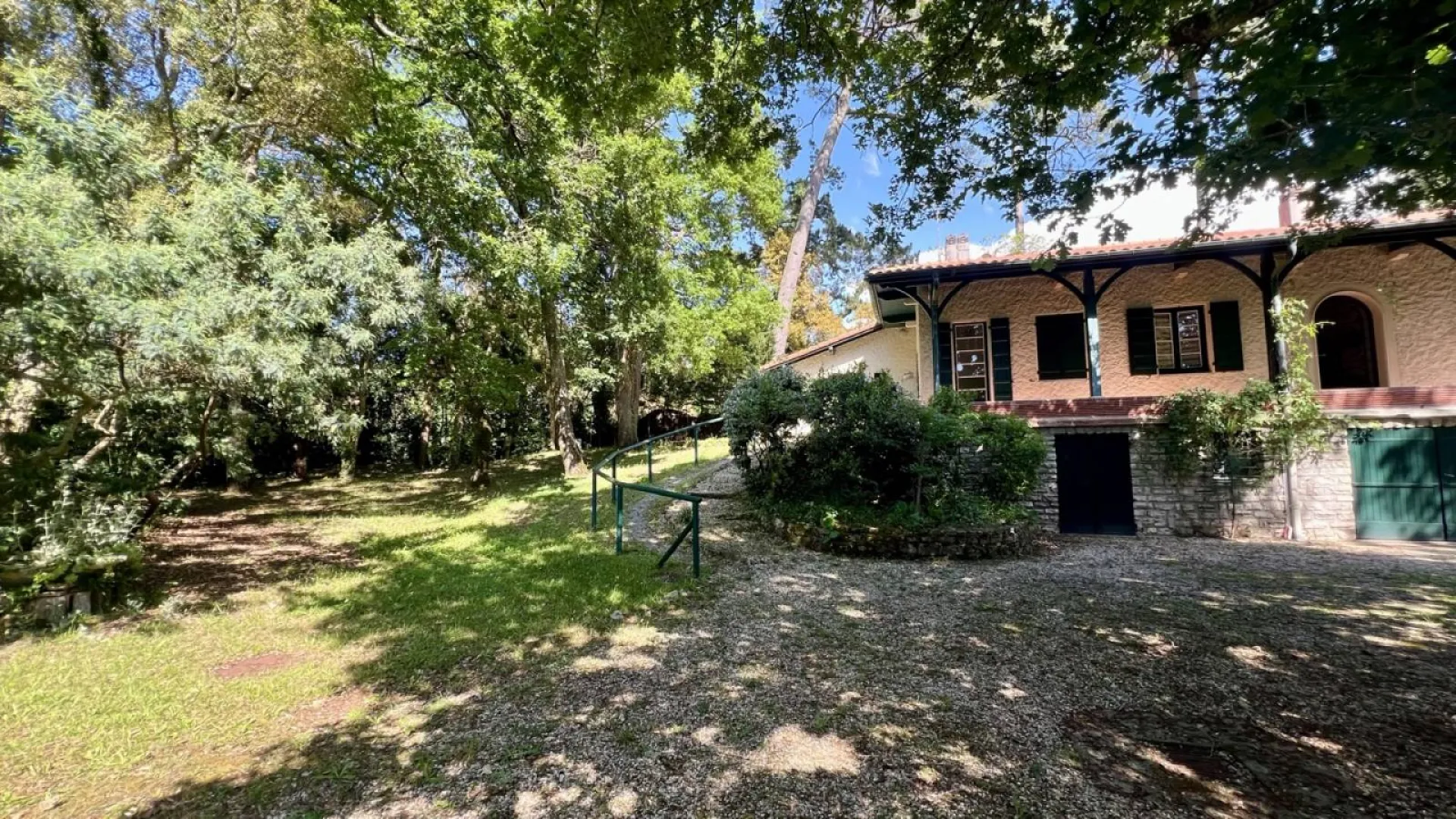 Villa Hossegor Centre – Golf - Bien Rare, Authentique et idéalement situé sur très grande parcelle de 2550m2