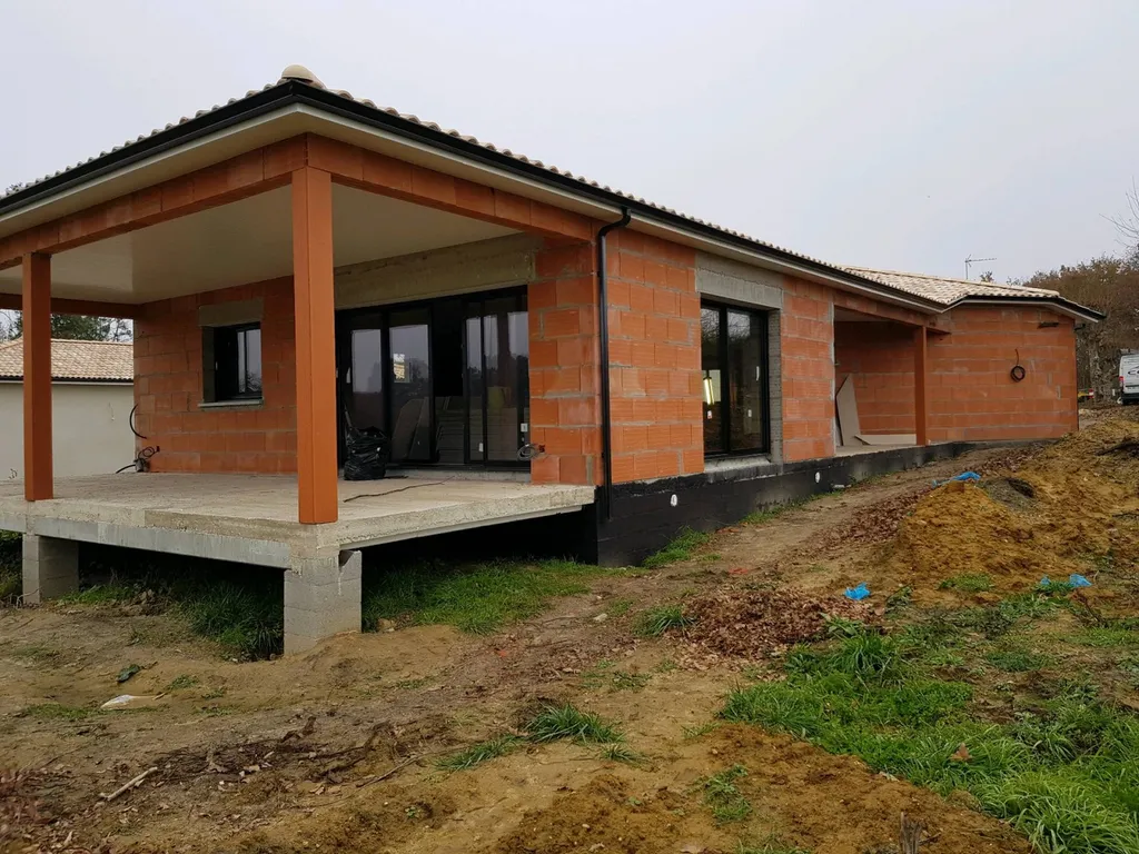 Réalisation vente et pose de gouttières en aluminium à Saint-André de Cubzac33