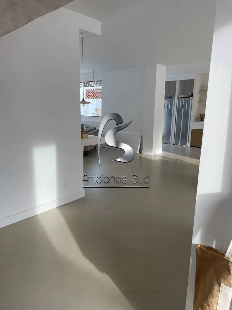 Choisir le béton ciré comme revêtement de sol