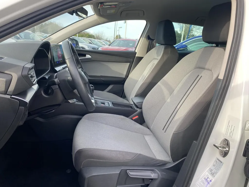 SEAT Leon d’occasion 2024 essence – Compacte fiable et économique proche de Rouen, Normandie