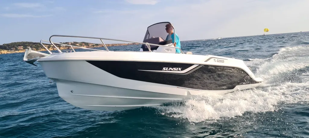 Bateau à moteur Sunsix Jet-Set Salpa Var