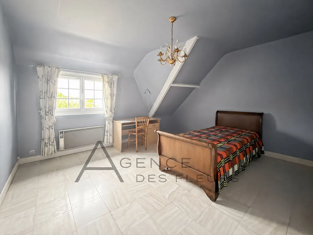À vendre, maison de 92 m² sur sous sol complet édifiée sur un terrain de 1050 m² située sur la commune de ST PIERRE LES ELBEUF 76320