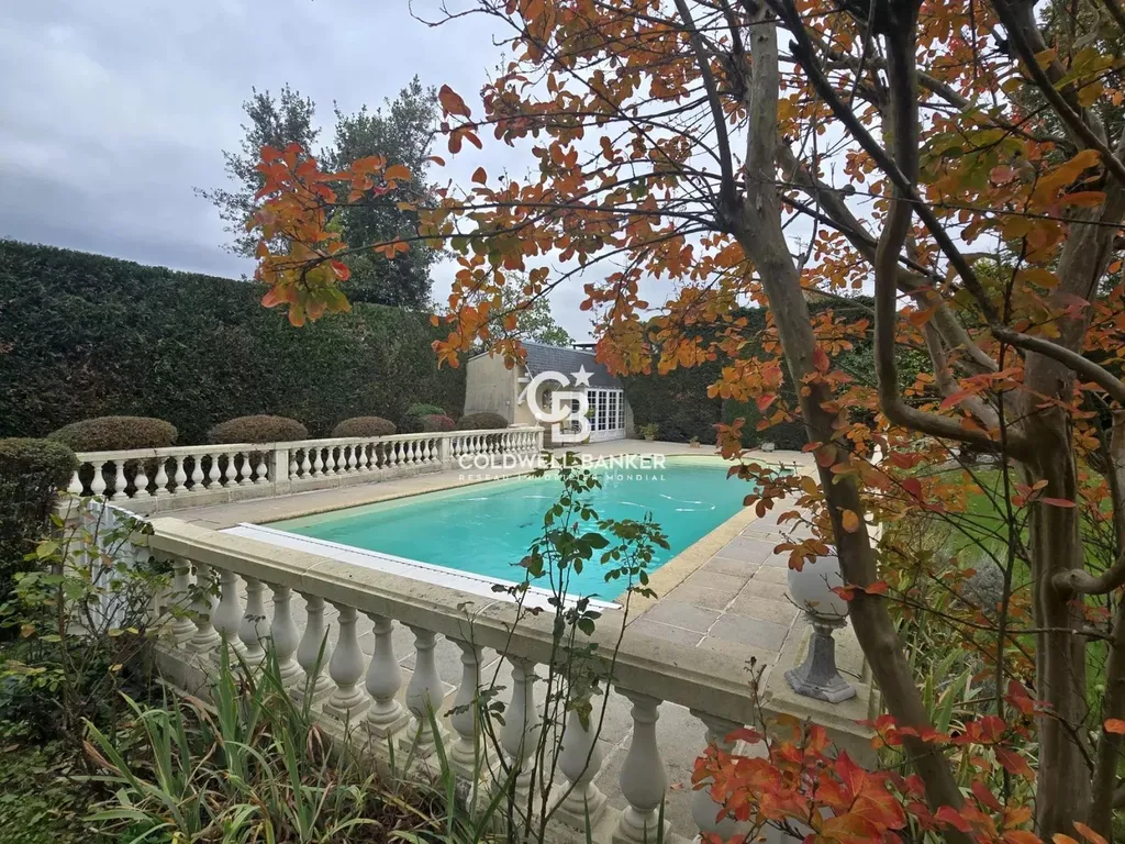 maison avec grand jardin et piscine en centre ville du mans