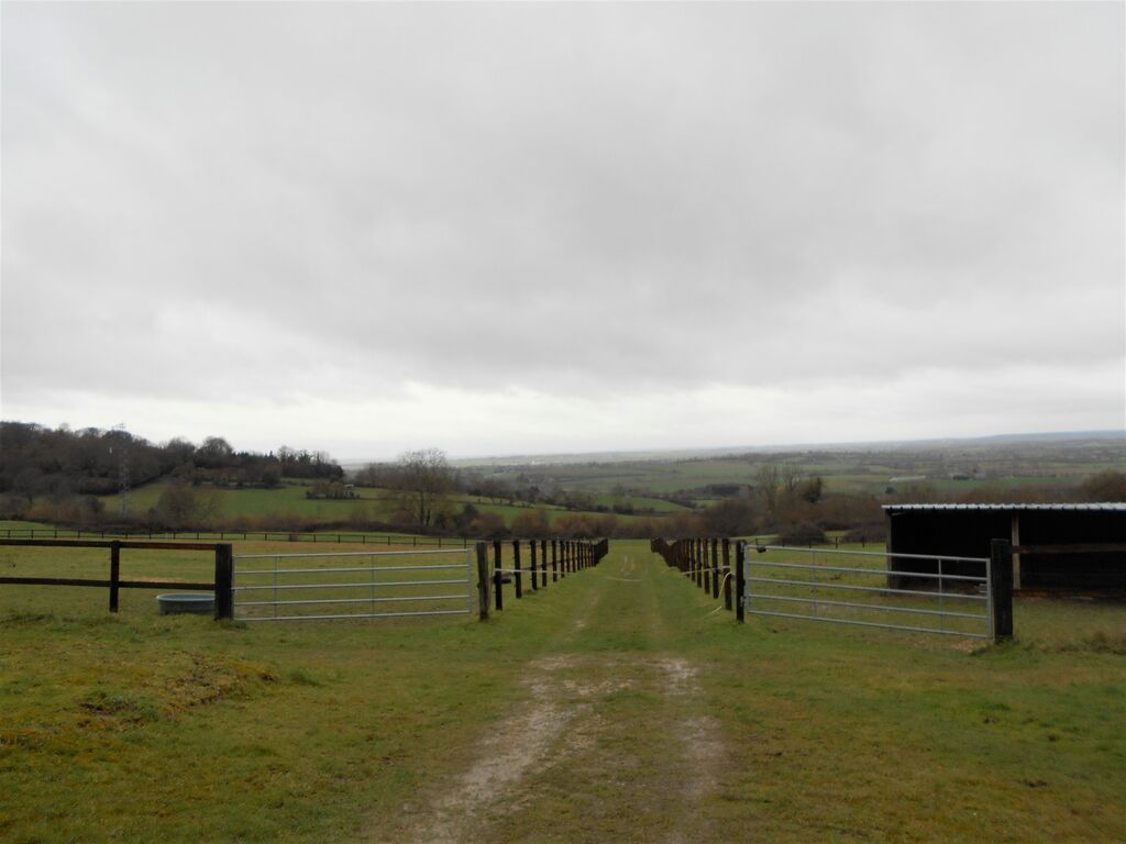 PROPRIETE SUR 16 HECTARES A LIVAROT