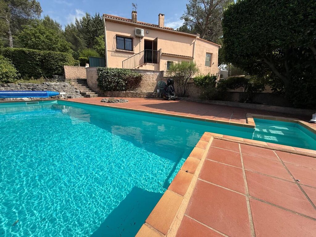 Carnoux en Provence calme et vue dégagée