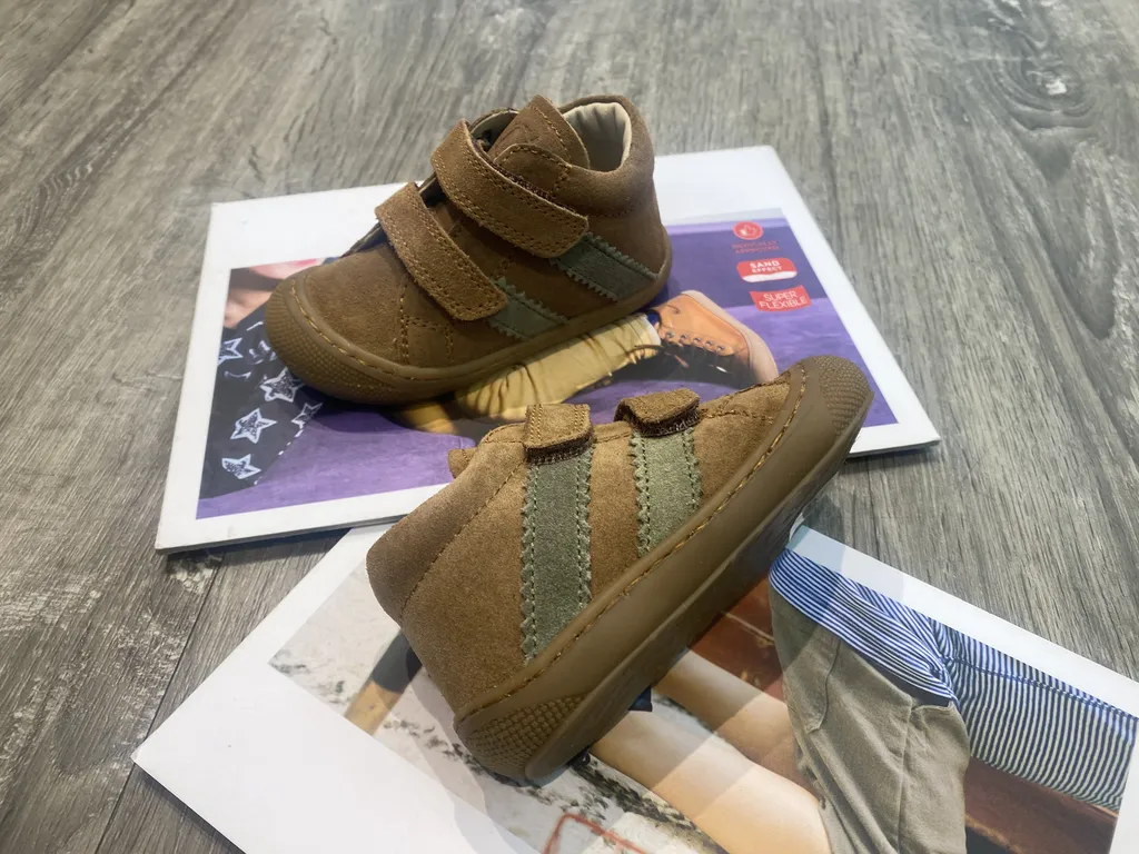 chaussure premiers pas bébé à scratch près de Fronsac