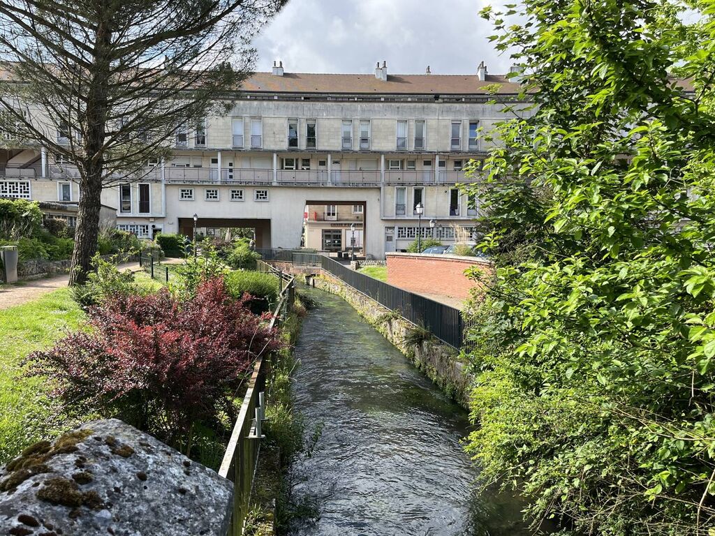 Maison de ville jumelée à vendre dans le centre de Caudebec-en-Caux