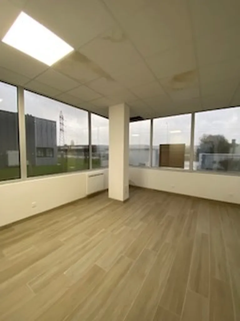 SANDOUVILLE - A LOUER Bureaux de 58 m² dans le Parc des Alizés, site mixte de bureaux et d'activités
