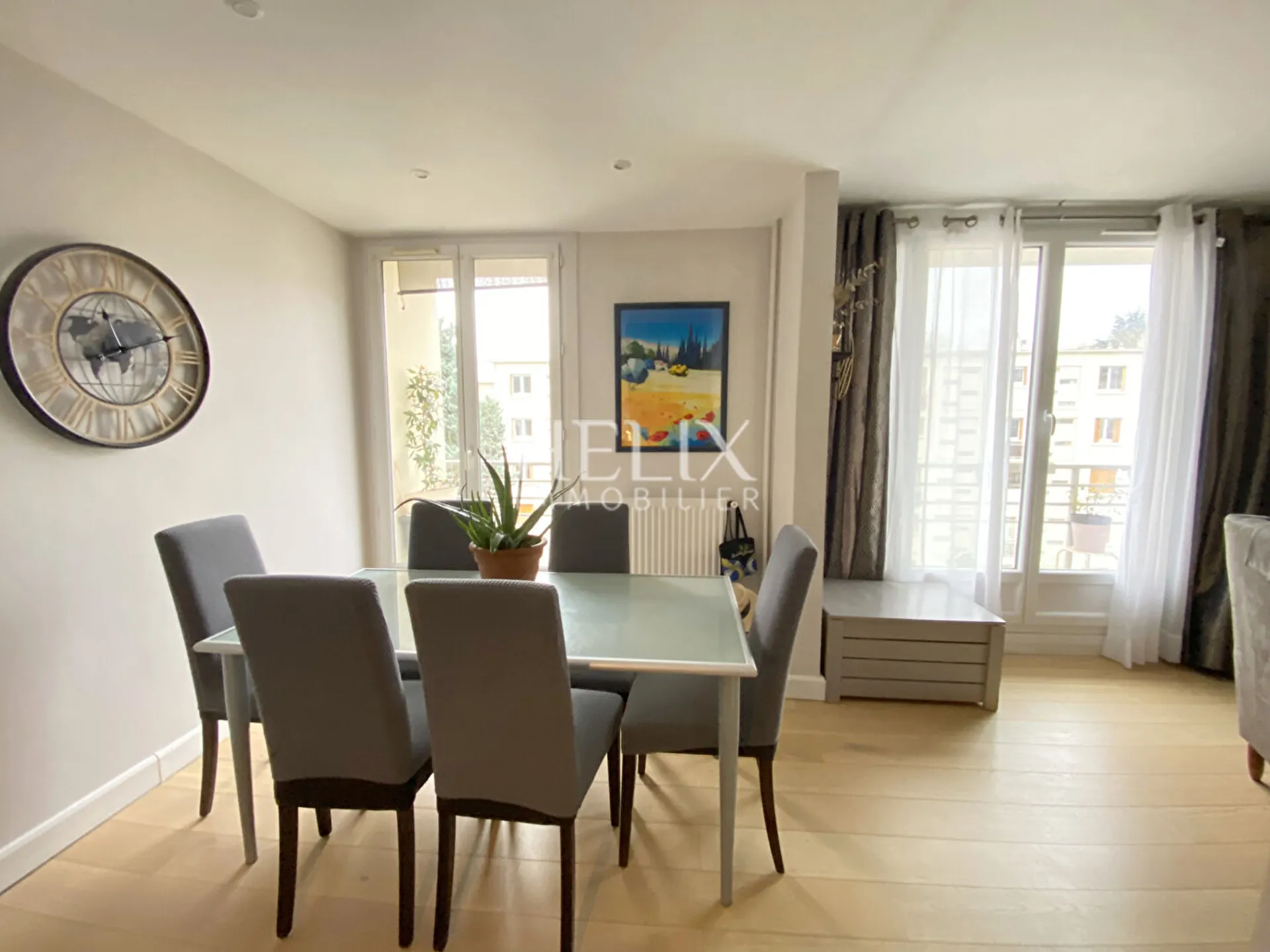 LE Pecq Rive Gauche - Appartement Spacieux et lumineux au 3 ème étage avec ascenseur 