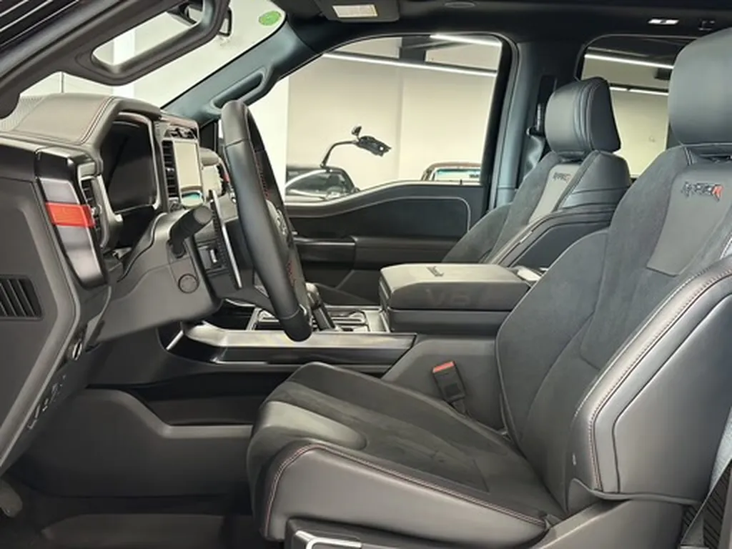 Ford F150 Raptor R V8 5.2L Supercharged 720ch import Canada disponible en France pick-up américain extrême homologué utilitaire premium