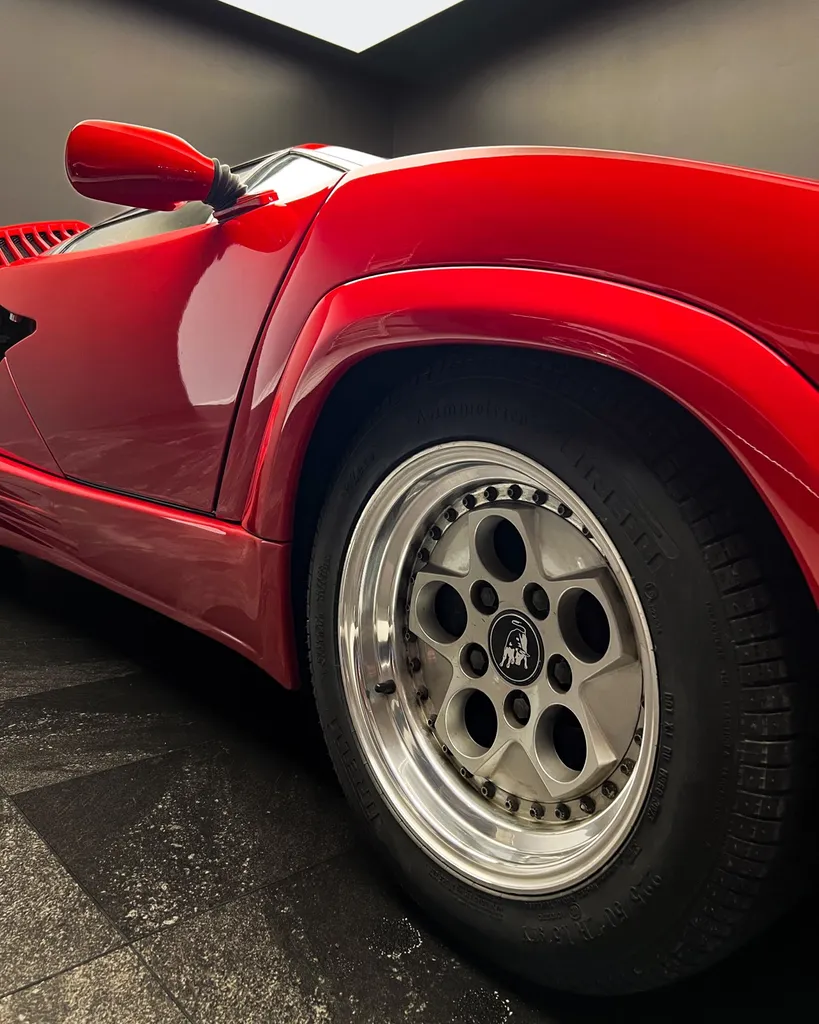 Protéger sa Lamborghini Countach avec un traitement céramique chez DSP Service à Le Mans