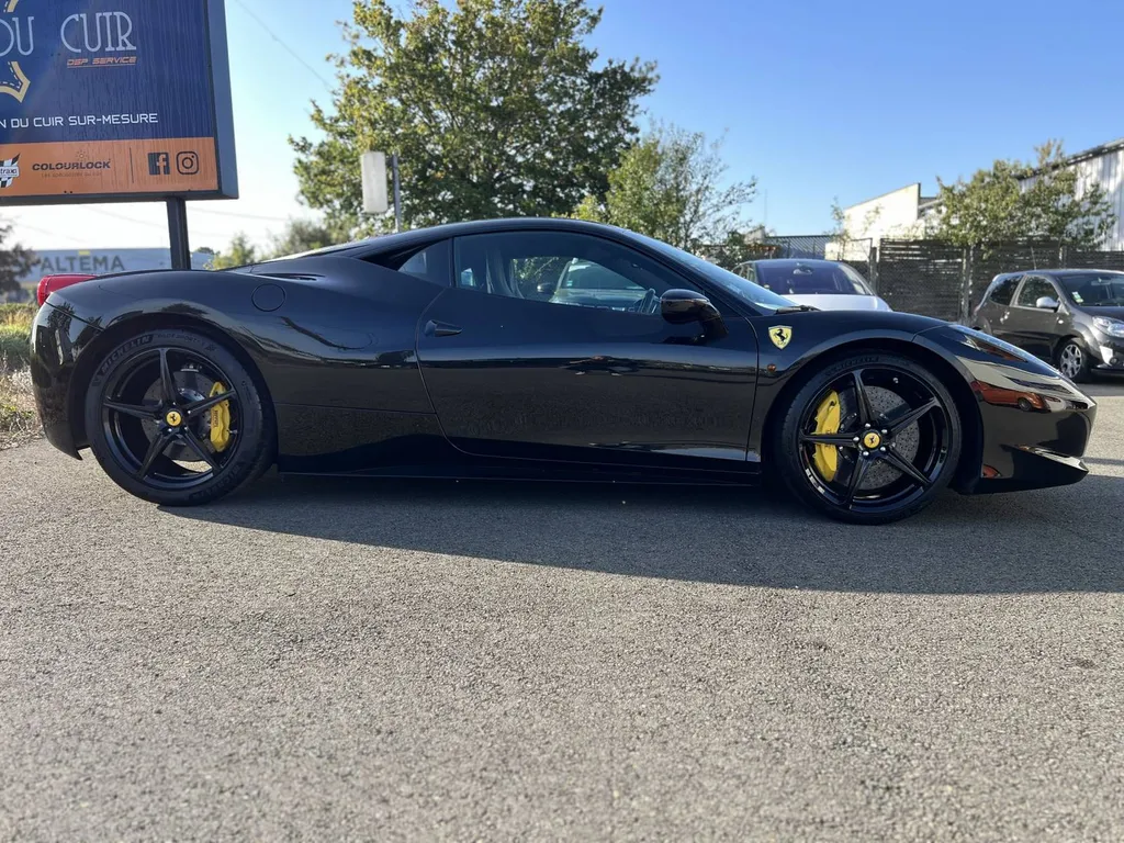 Redonner la brillance d'origine à sa Ferrari 458 Italia grâce au lustrage One-step - Le Mans 72