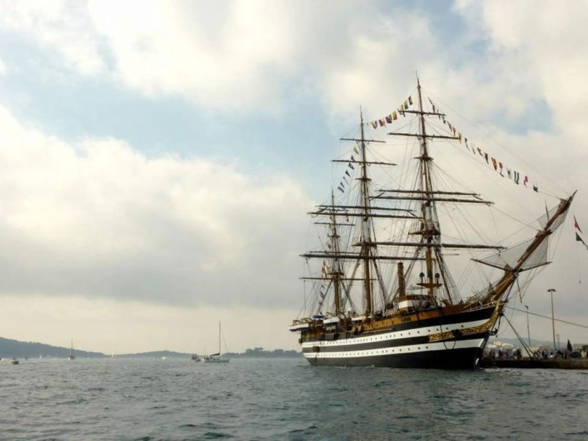 Formation complète au permis hauturier à Toulon et Hyères pour naviguer sans limite de distance avec apprentissage de la carte marine 9999