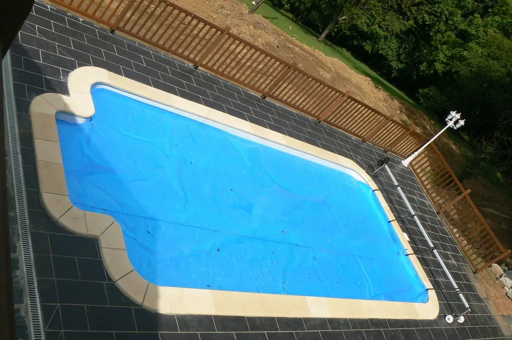 PISCINE COQUE MAI TAI 8 - 8M50 X 3M80