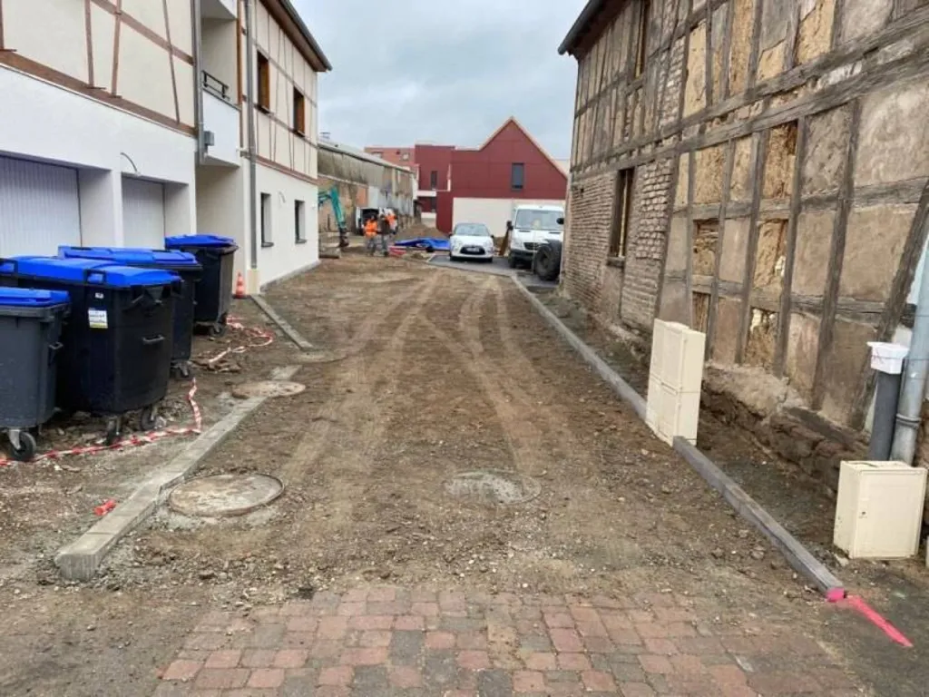 Préparation d'un chemin d'accès à Oberschaeffolsheim CLK 