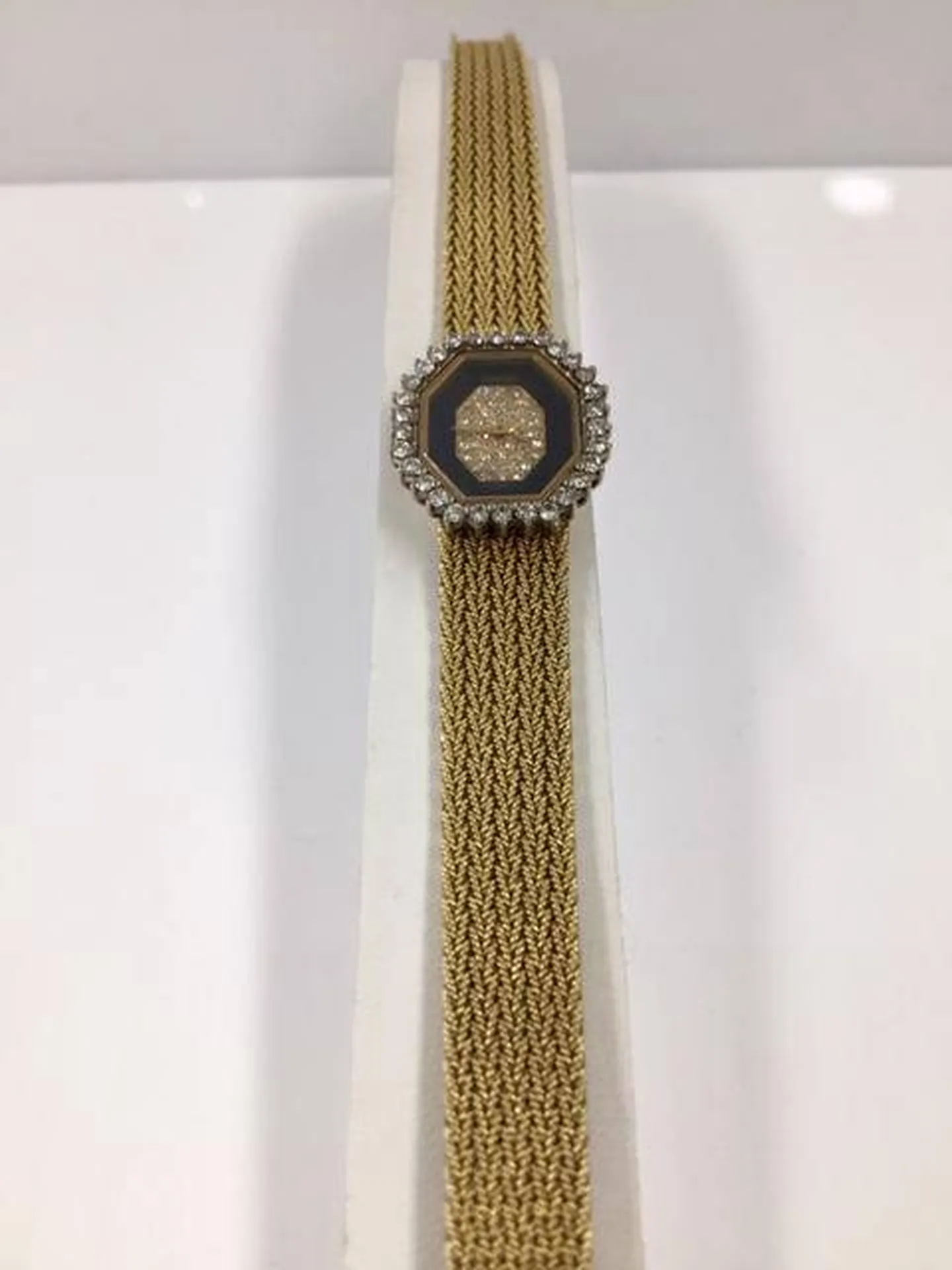 Éblouissement Diamanté : La Montre Femme Luxe OMEGA en Or 750 à ne pas Manquer chez Or Ligne à La Teste de Buch en Gironde