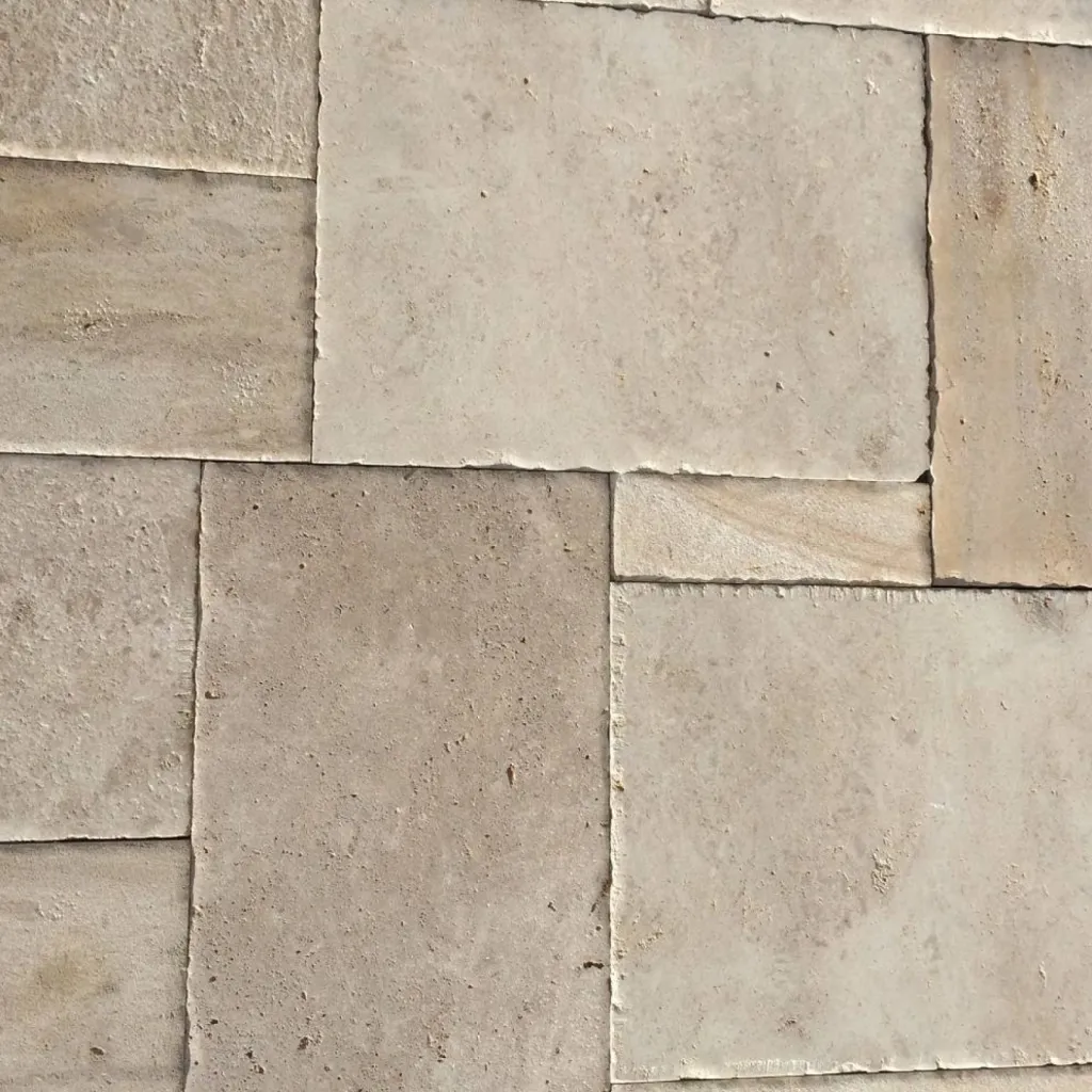 Pierre du Périgord pour dallage en intérieur et extérieur, réalisations à Bordeaux, Lyon, Aix-en-Provence.