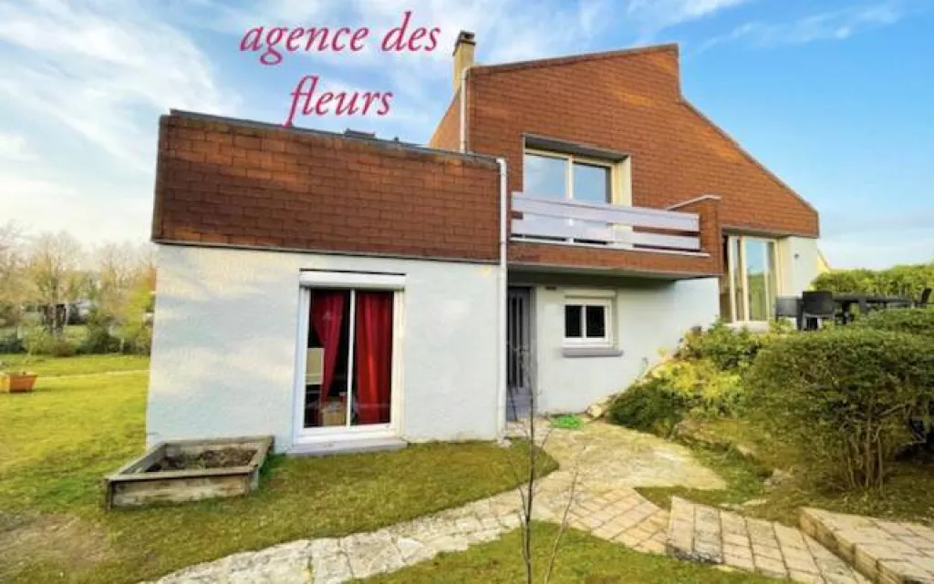 A vendre pavillon contemporain de 110 m² habitable édifié sur un terrain de 700 m².