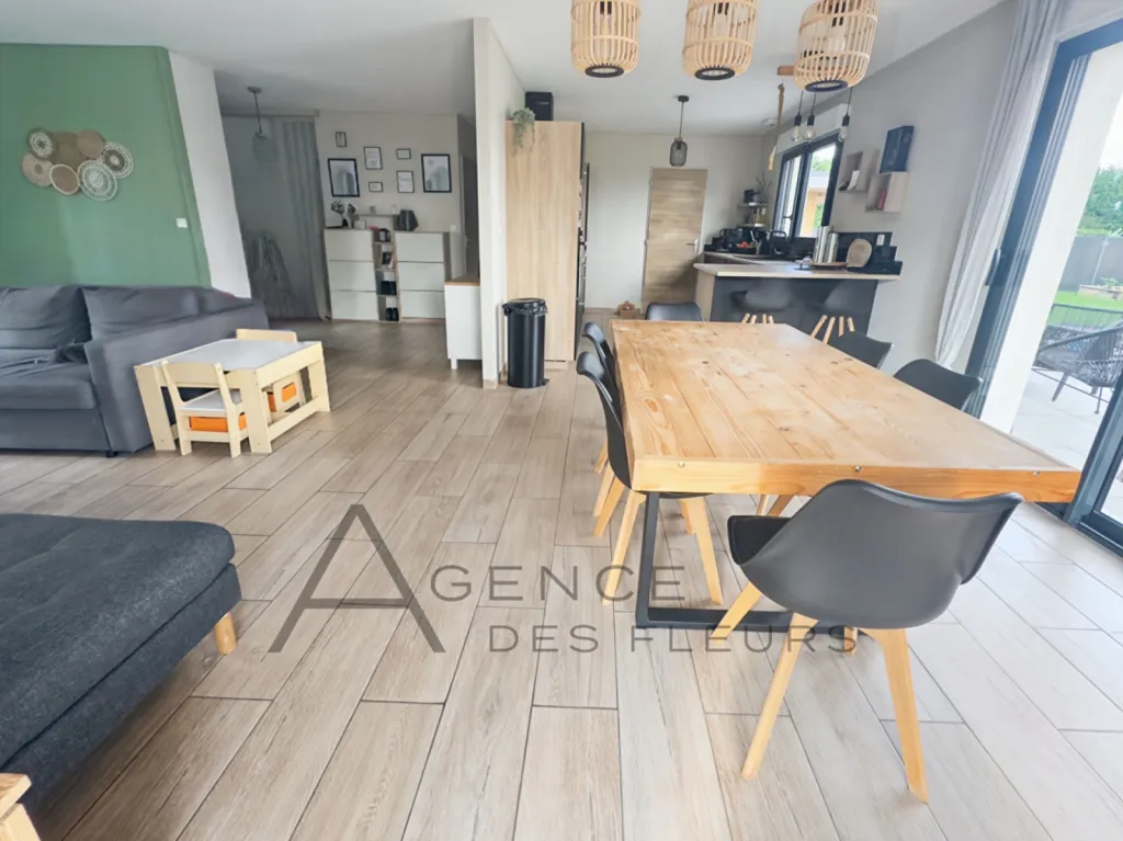 A saisir sur la commune du THUIT DE L'OISON 27370 maison de 107 m² édifiée sur 650 m² de terrain.