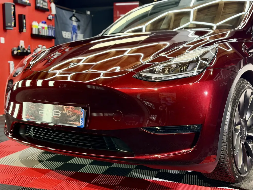 Protection céramique Tesla Model Y à Vaugneray – Sublimer et préserver votre SUV électrique près de Lyon