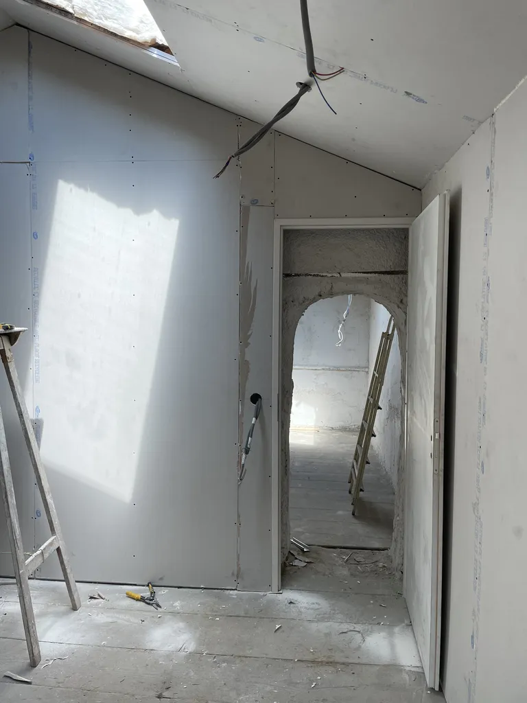 Travaux d’aménagement des combles à Gleizé près de Belleville-en-Beaujolais (Rhône – 69), avec création d’un nouvel espace habitable sous la toiture