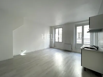 Studio à louer avec balcon à Saint Germain en Laye, 2 mn du RER A!